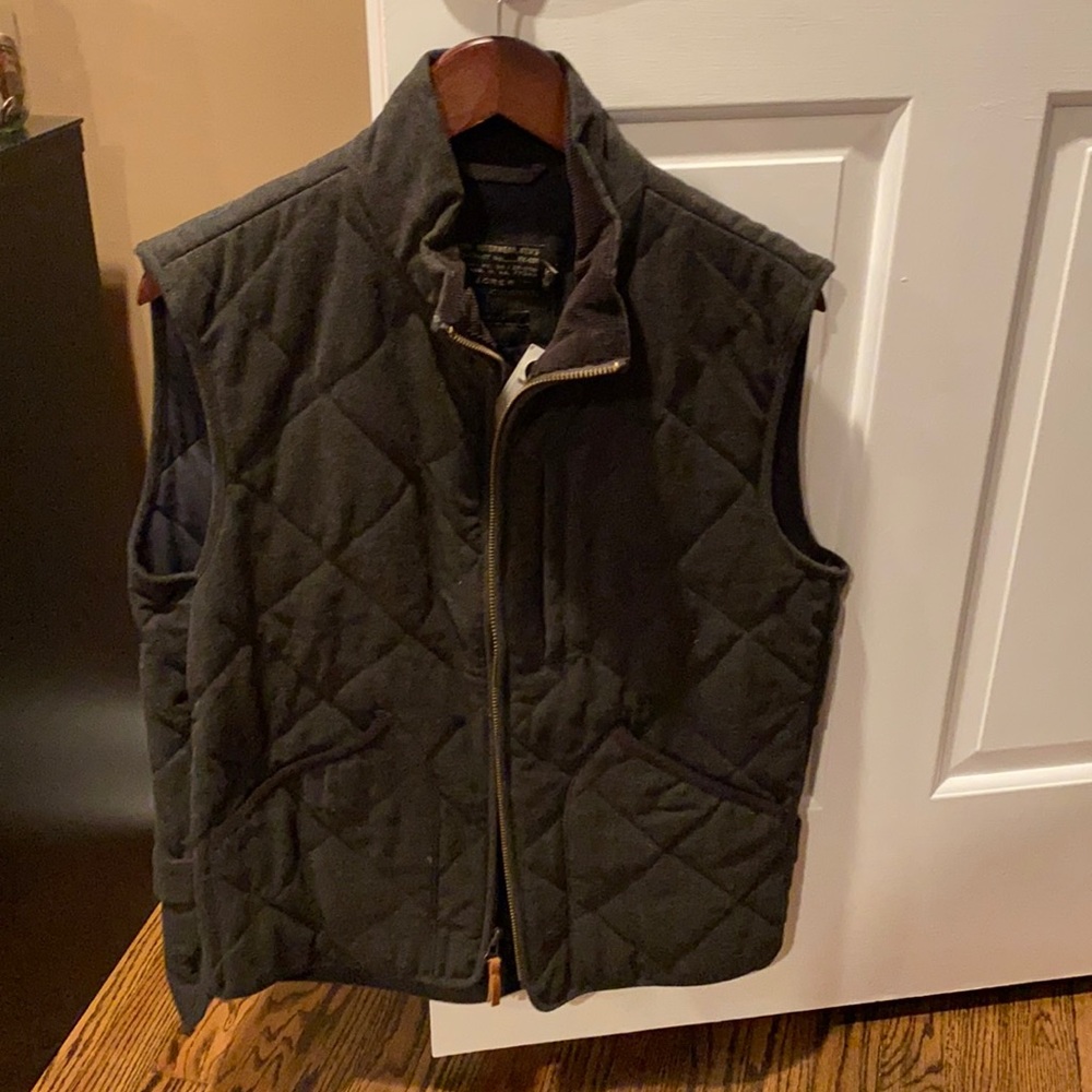 J crew men’s vest